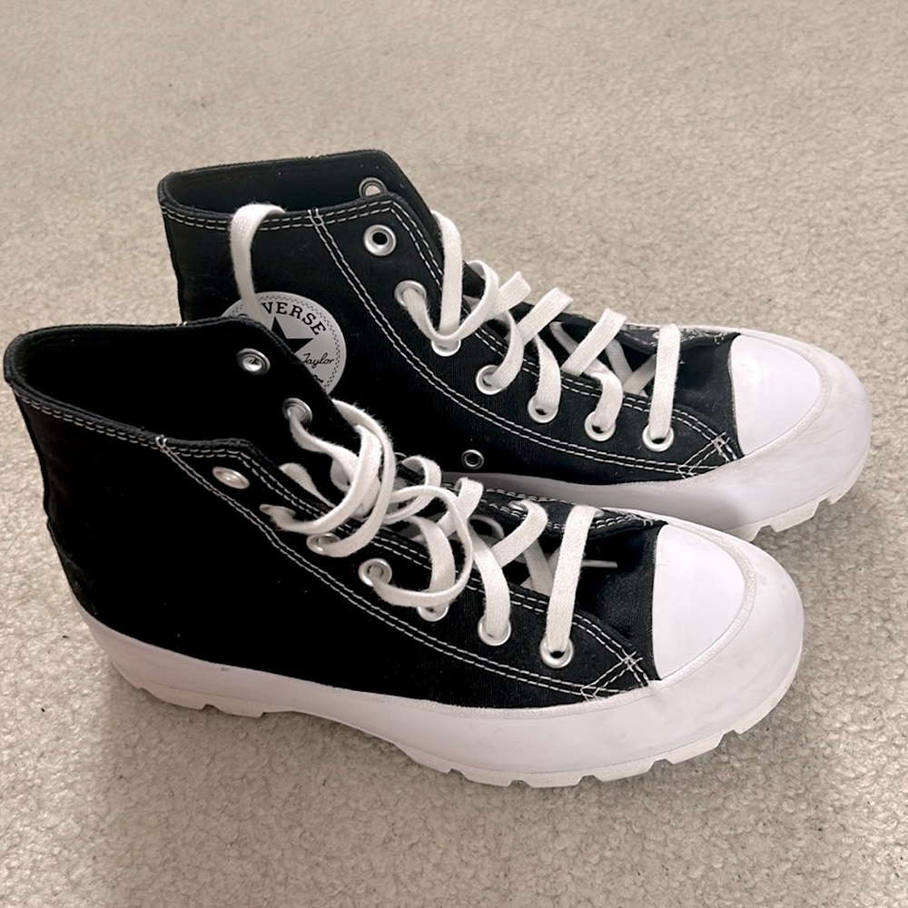 WOMEN'S CONVERSE CHUCK TAYLOR ALL STAR LUGGED PLATFORM SNEAKERS
